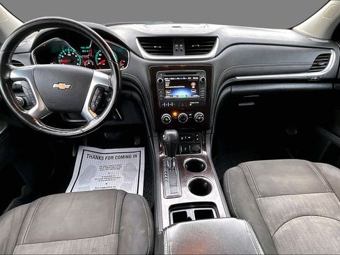 Used 2017 Chevrolet Traverse LT w/ Style and Technology Package image 9