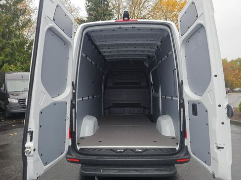 New 2025 Mercedes-Benz Sprinter 2500 image 14