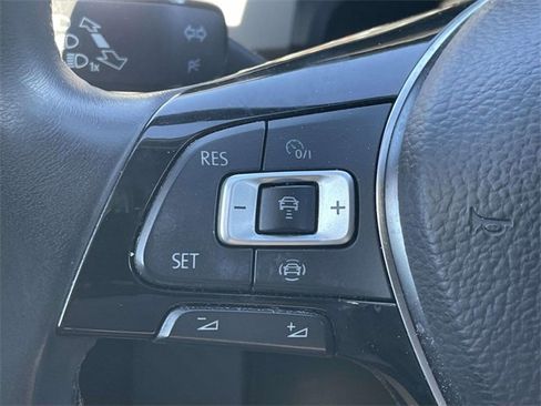 Used 2019 Volkswagen Atlas SE w/ Panoramic Sunroof Package image 32