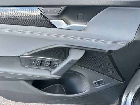 New 2026 Volkswagen Tiguan SE image 21