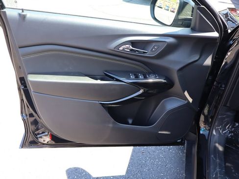 New 2026 Chevrolet Trax LT w/ LT Convenience Package FWD image 4