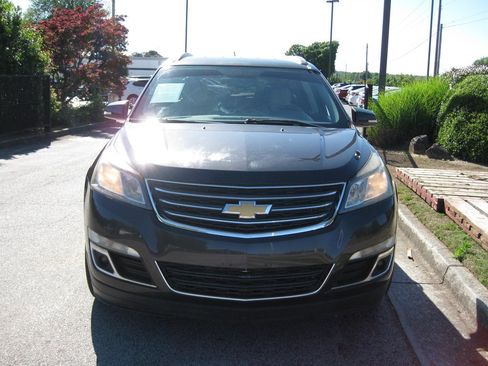 Used 2015 Chevrolet Traverse LT FWD image 2