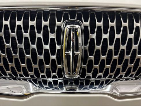Used 2021 Lincoln Nautilus Reserve AWD/4WD image 35
