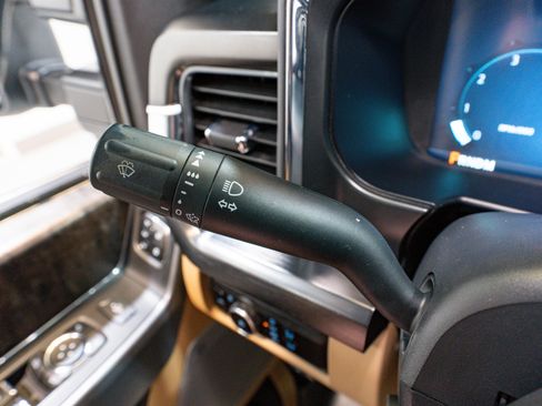 Used 2023 Ford F250 Lariat w/ Chrome Package image 35