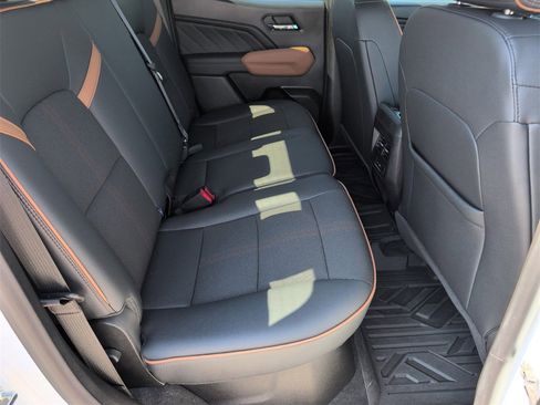 Used 2025 GMC Canyon AT4 image 31