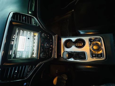 Used 2017 Jeep Grand Cherokee Trailhawk image 38