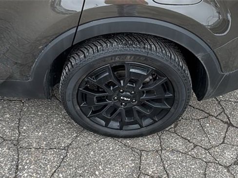 Used 2022 Kia Telluride EX w/ EX Premium Package image 27