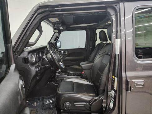 Used 2021 Jeep Wrangler Unlimited Sahara w/ Uconnect 4C Nav & Sound Group image 11