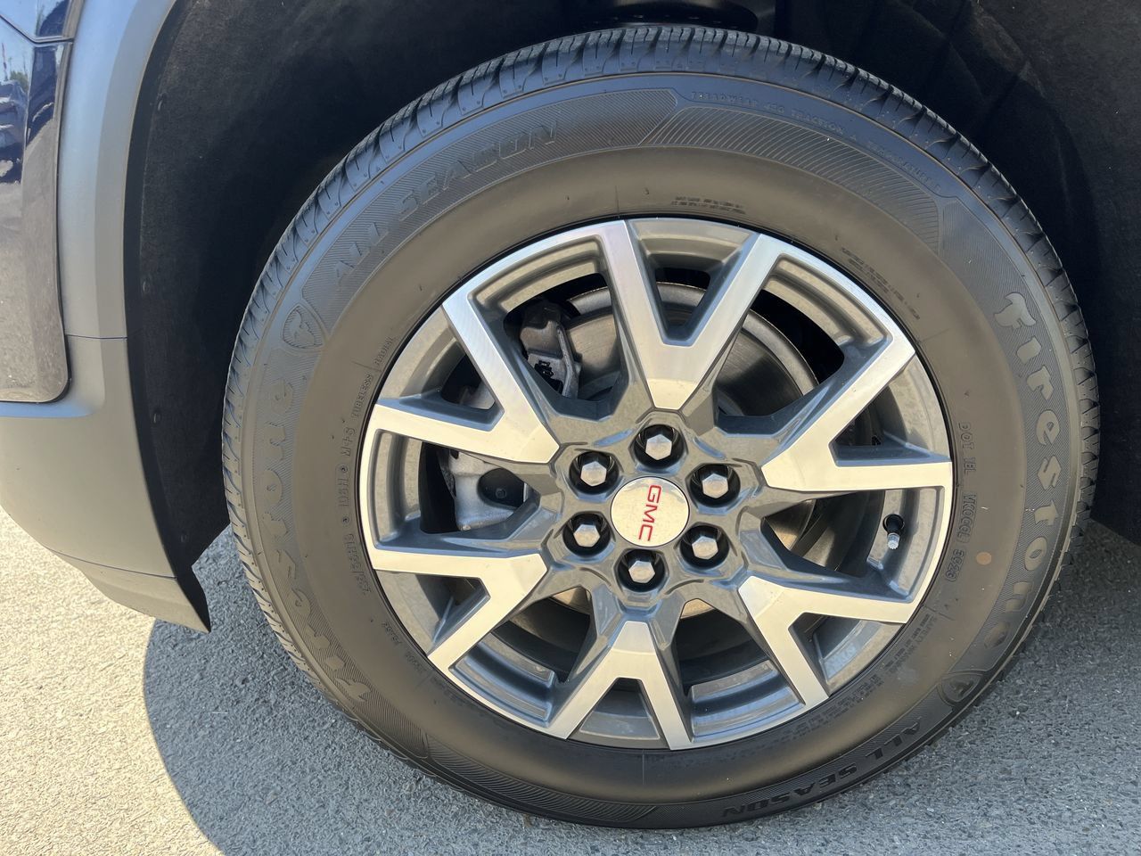 Used 2022 GMC Acadia SLE AWD/4WD image 30