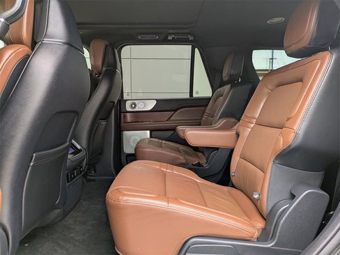 Certified 2024 Lincoln Navigator Reserve image 16