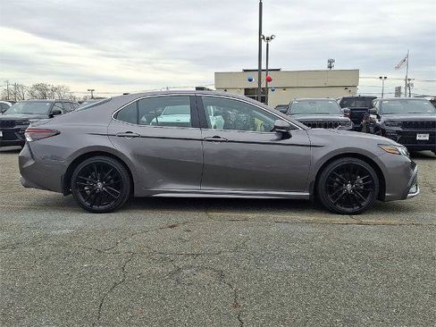 Used 2021 Toyota Camry XSE image 32