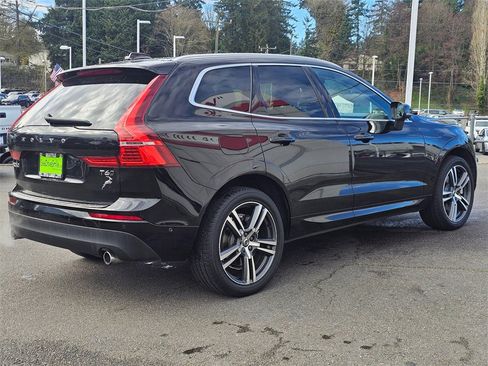 Used 2019 Volvo XC60 T6 Momentum w/ Advanced Package image 7