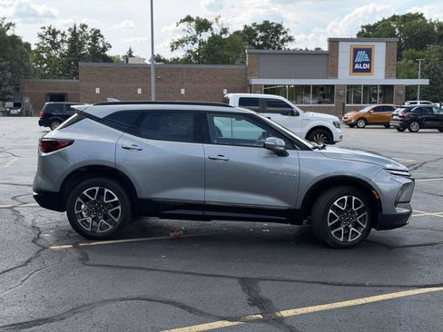 Used 2025 Chevrolet Blazer RS w/ Enhanced Convenience Package AWD/4WD image 4