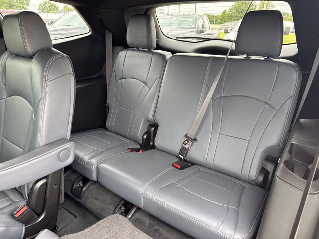Used 2022 Buick Enclave Essence w/ Sport Touring Edition FWD image 23