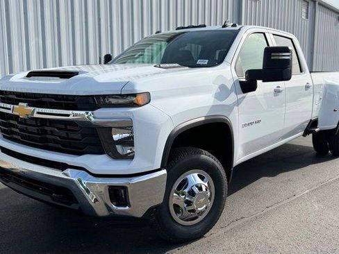 New 2026 Chevrolet Silverado 3500 LT w/ Convenience Package AWD/4WD image 1