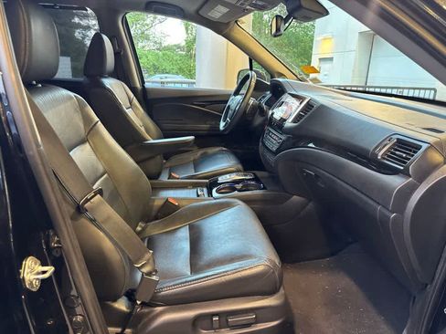 Used 2017 Honda Pilot Touring image 17
