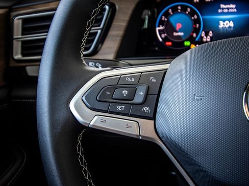 New 2026 Volkswagen Atlas SE image 32