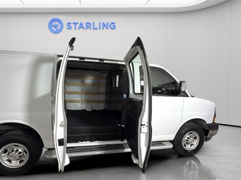 Used 2024 Chevrolet Express 2500 w/ Driver Convenience Package image 30