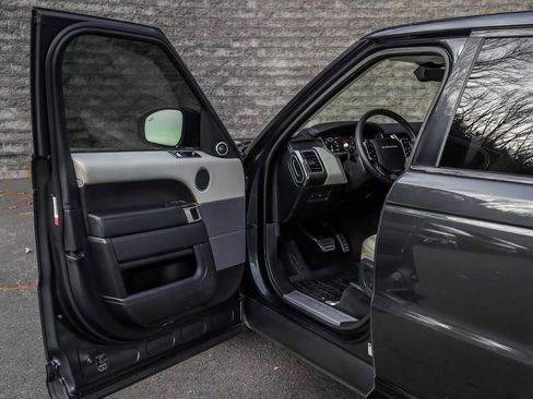 Used 2018 Land Rover Range Rover Sport HSE image 23