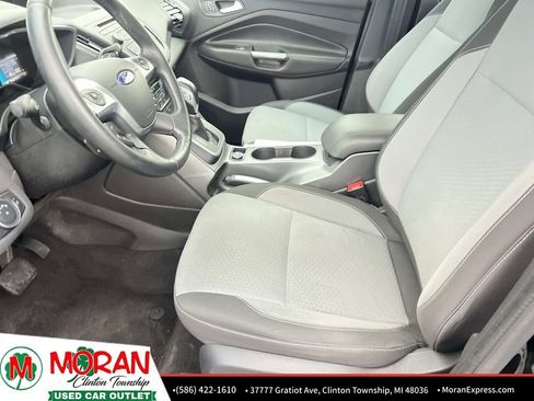 Used 2017 Ford C-MAX SE image 16