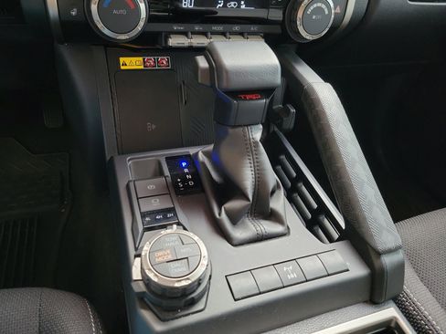 Certified 2025 Toyota 4Runner TRD Off-Road image 17