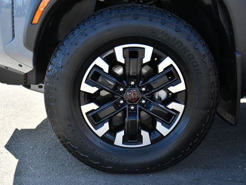 Used 2024 Nissan Frontier PRO-4X w/ Off-Road Protection Package image 12