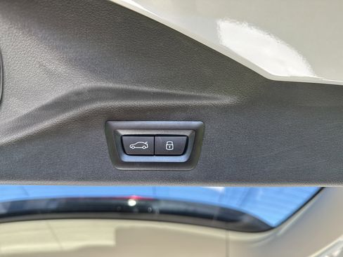 Used 2024 BMW X7 xDrive40i w/ Executive Package image 34