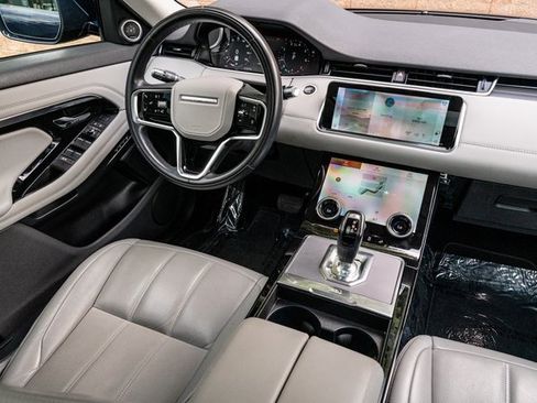 Used 2021 Land Rover Range Rover Evoque SE image 18