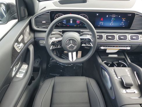 New 2026 Mercedes-Benz GLS 580 4MATIC image 16