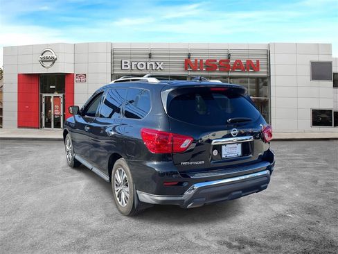 Used 2020 Nissan Pathfinder S image 5