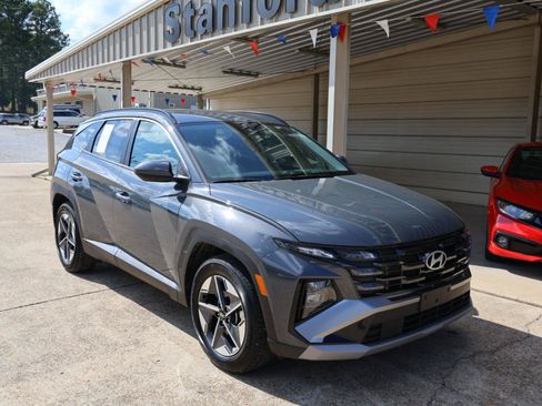 Used 2025 Hyundai Tucson SEL FWD image 3