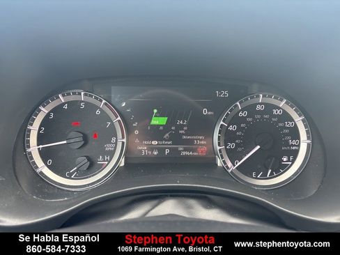 Used 2024 Toyota Highlander XLE image 17