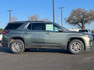 Used 2023 Chevrolet Traverse LT video 3