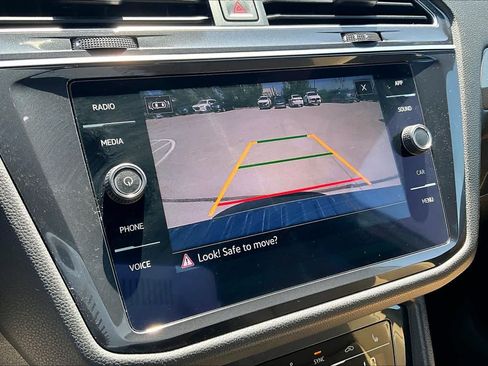 Used 2022 Volkswagen Tiguan SE FWD image 27