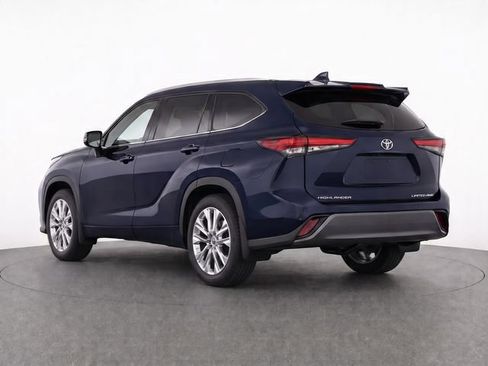 Used 2020 Toyota Highlander Limited AWD/4WD image 3