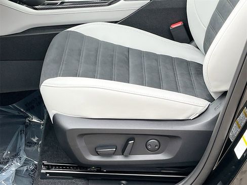 New 2025 Mitsubishi Outlander SE image 20