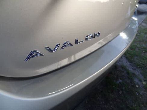 Used 2014 Toyota Avalon Limited FWD image 19