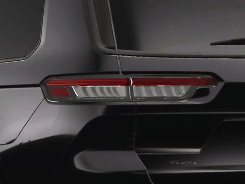 New 2025 Jeep Grand Cherokee L Altitude image 12