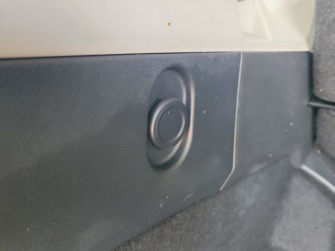 Used 2021 Nissan Rogue S image 10