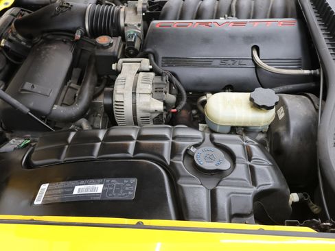 Used 2000 Chevrolet Corvette Convertible w/ Memory Pkg RWD image 14