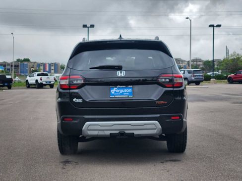 Used 2024 Honda Pilot TrailSport image 13