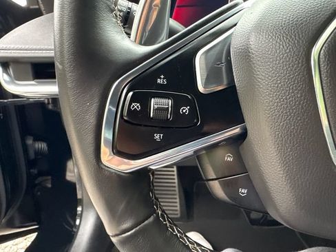 Used 2020 Chevrolet Corvette Stingray Coupe w/ 1LT RWD image 18