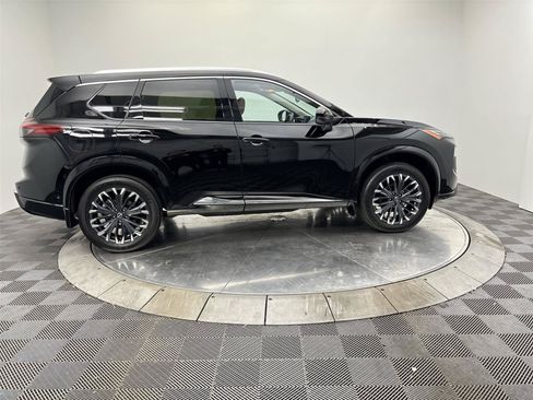 Used 2024 Nissan Rogue Platinum AWD/4WD image 17