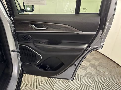 Used 2023 Jeep Grand Cherokee 4WD 4xe image 18