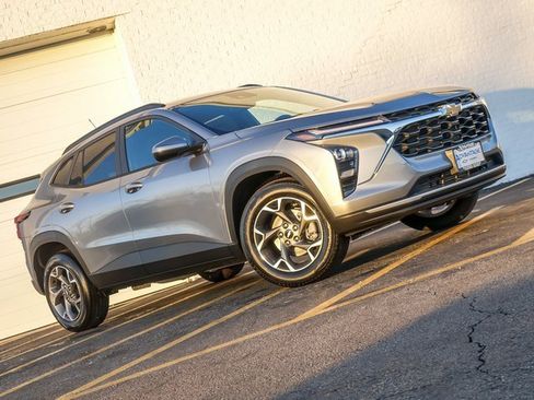 New 2026 Chevrolet Trax LT w/ Driver Confidence Package image 3
