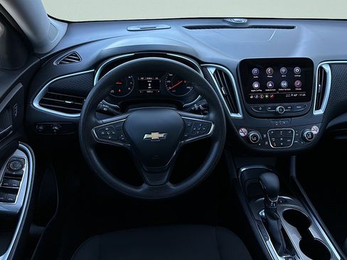 Used 2024 Chevrolet Malibu LT FWD image 10