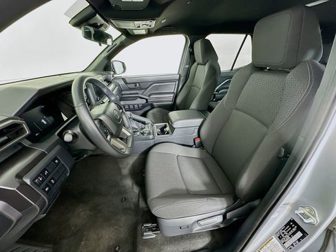 Used 2025 Toyota 4Runner SR5 AWD/4WD image 13