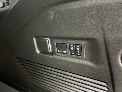 Certified 2024 Chevrolet Suburban Premier w/ Premium Package image 35