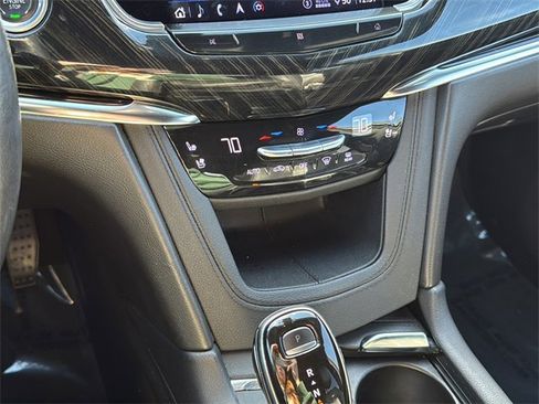 Used 2020 Cadillac XT6 Premium Luxury image 21