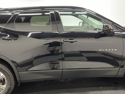 Used 2025 Chevrolet Blazer LT FWD image 21